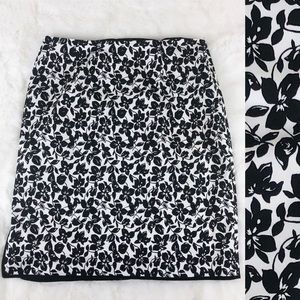 Studio M Pencil Skirt Black & White Print  Size 10